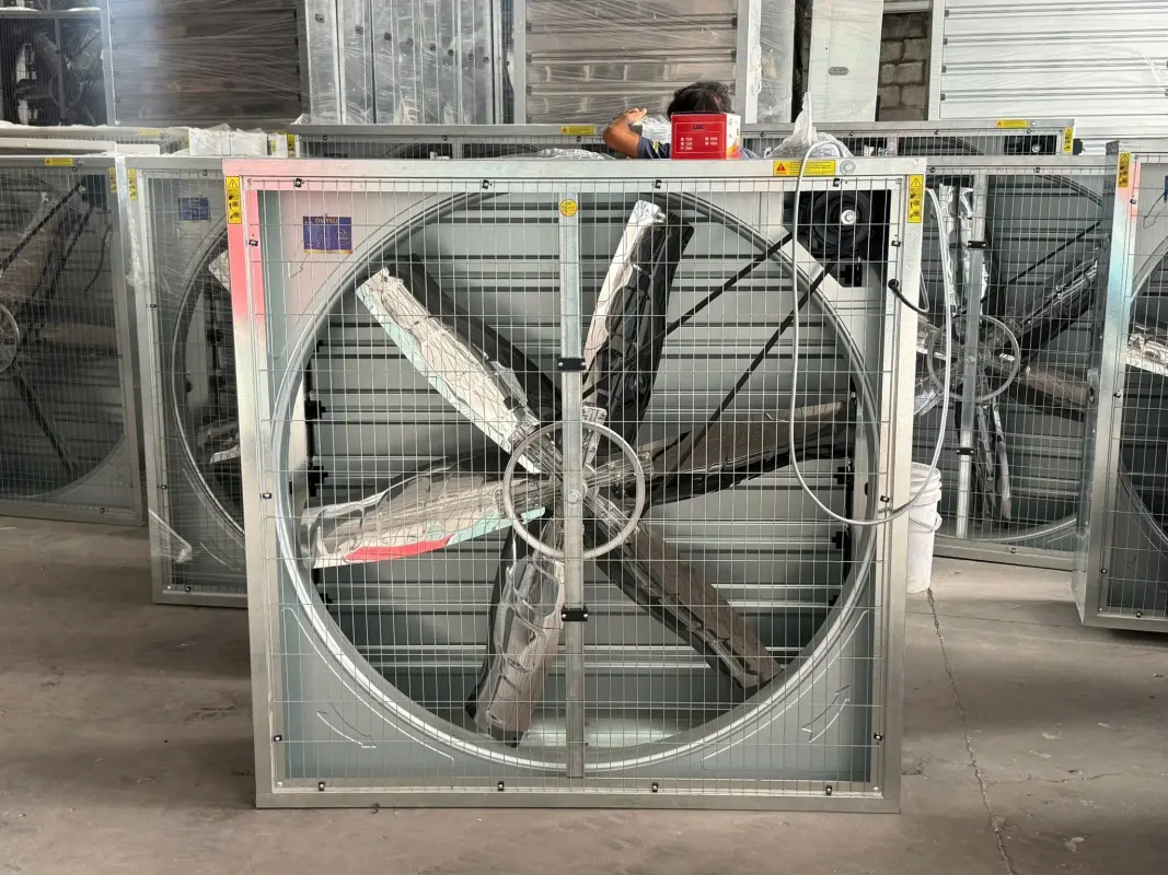 Quạt thông gió vuông tôn kẽm 1380