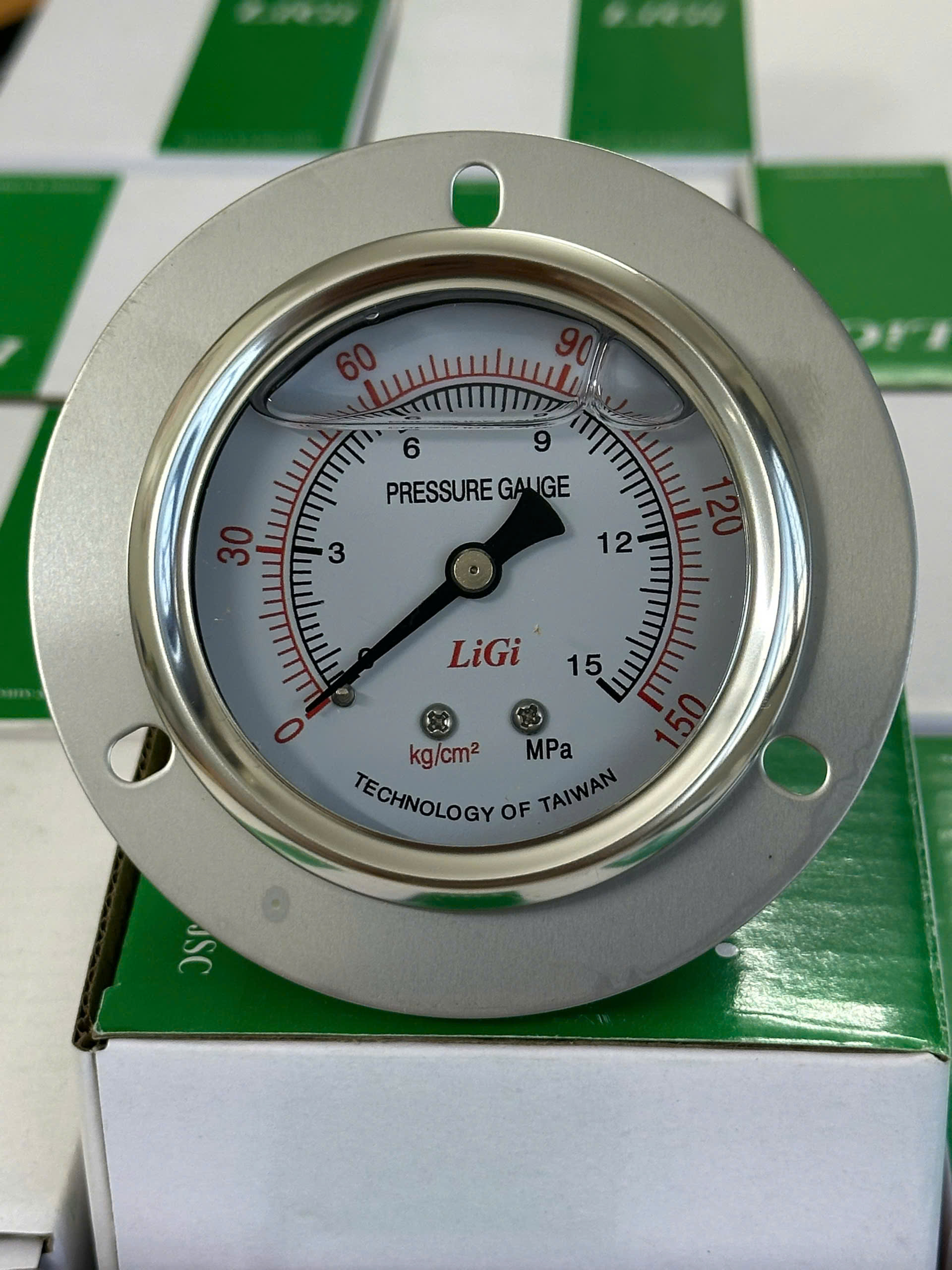 Đồng hồ đo áp suất dầu chân sau có vành Y63 (0-150kg)