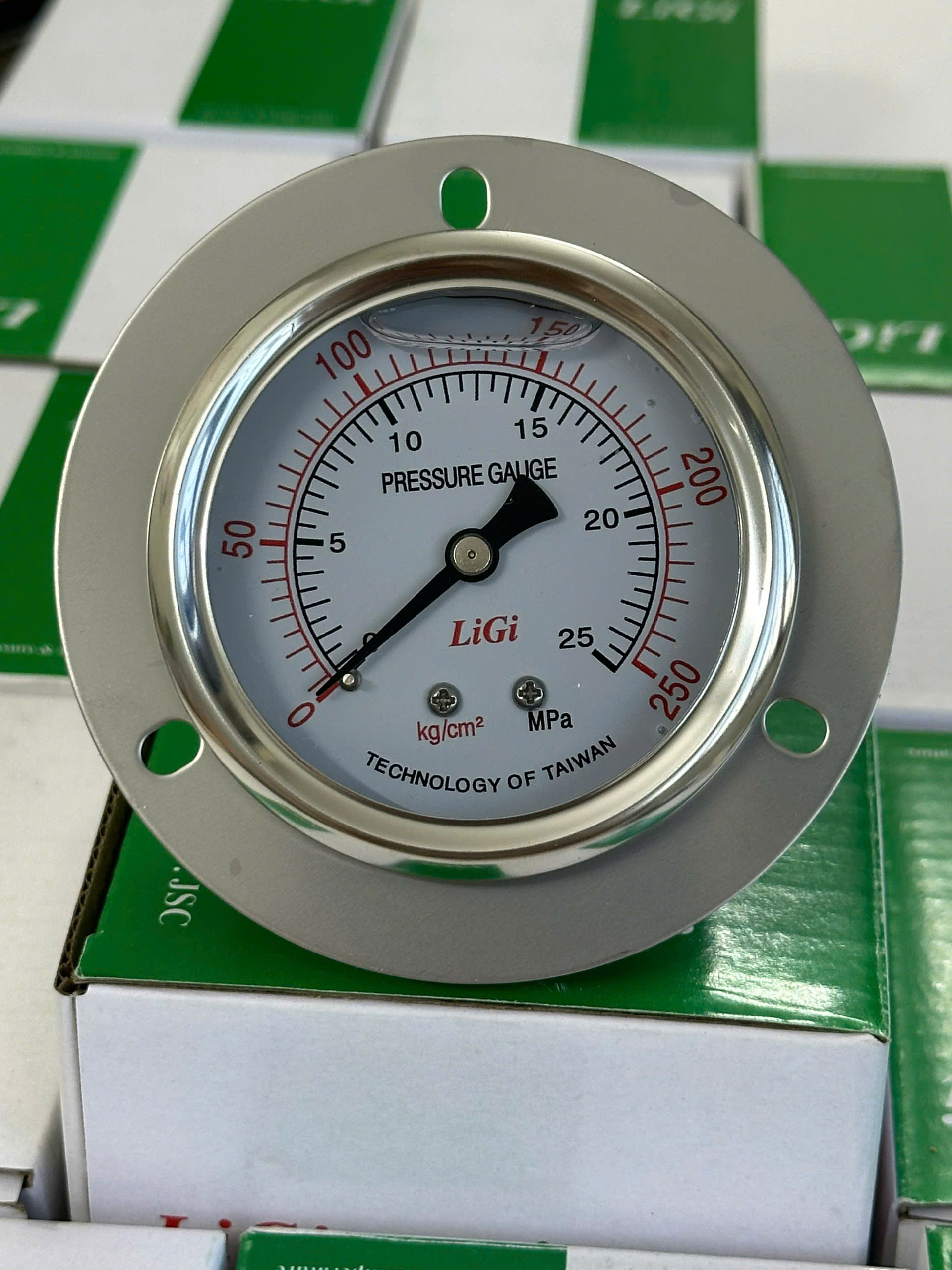 Đồng hồ đo áp suất dầu chân sau có vành Y63 (0-250kg)